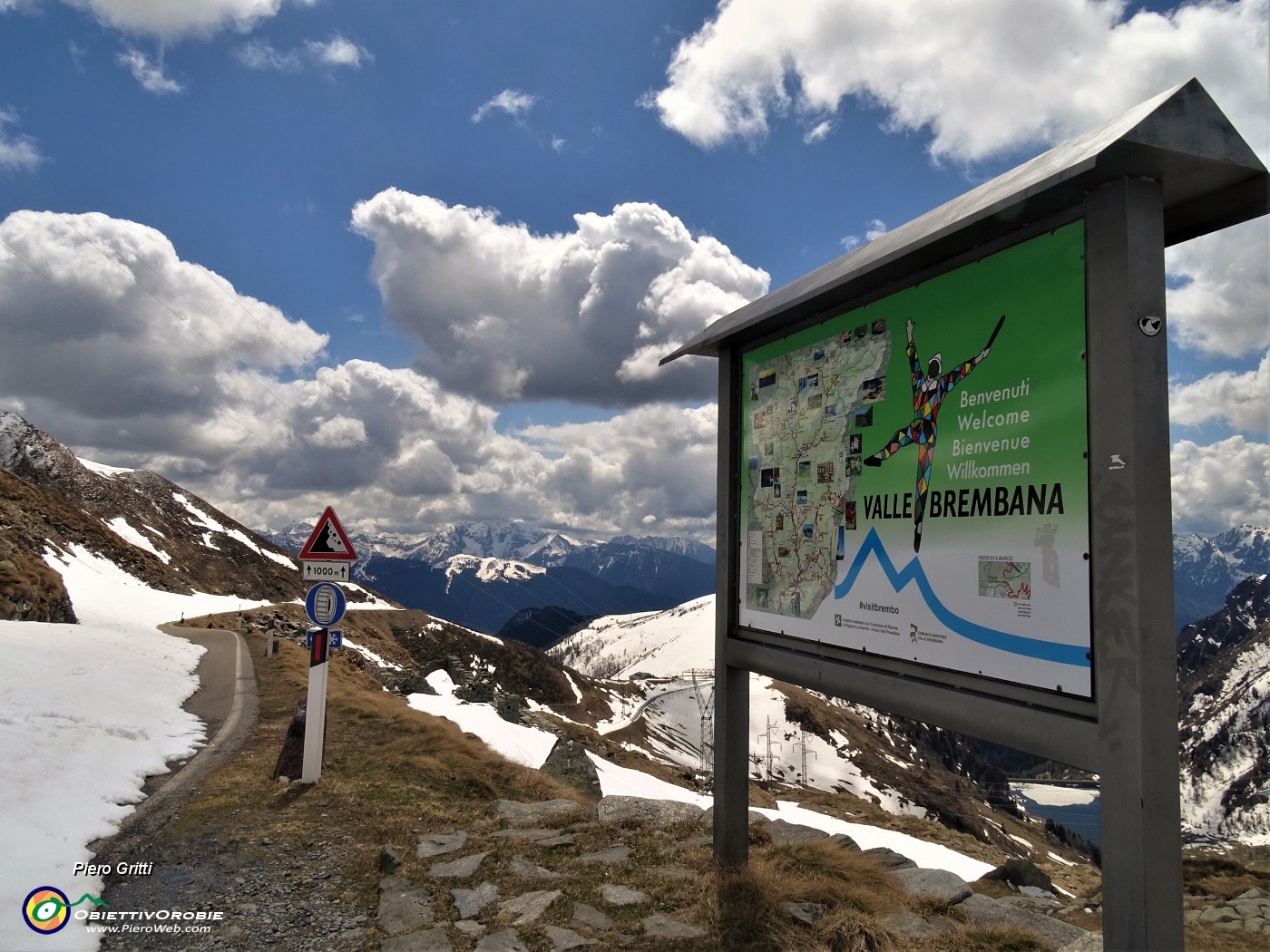 57 Salito al Passo da Ca' S. Marco sulla Via Priula ora scendo dalla strada .JPG